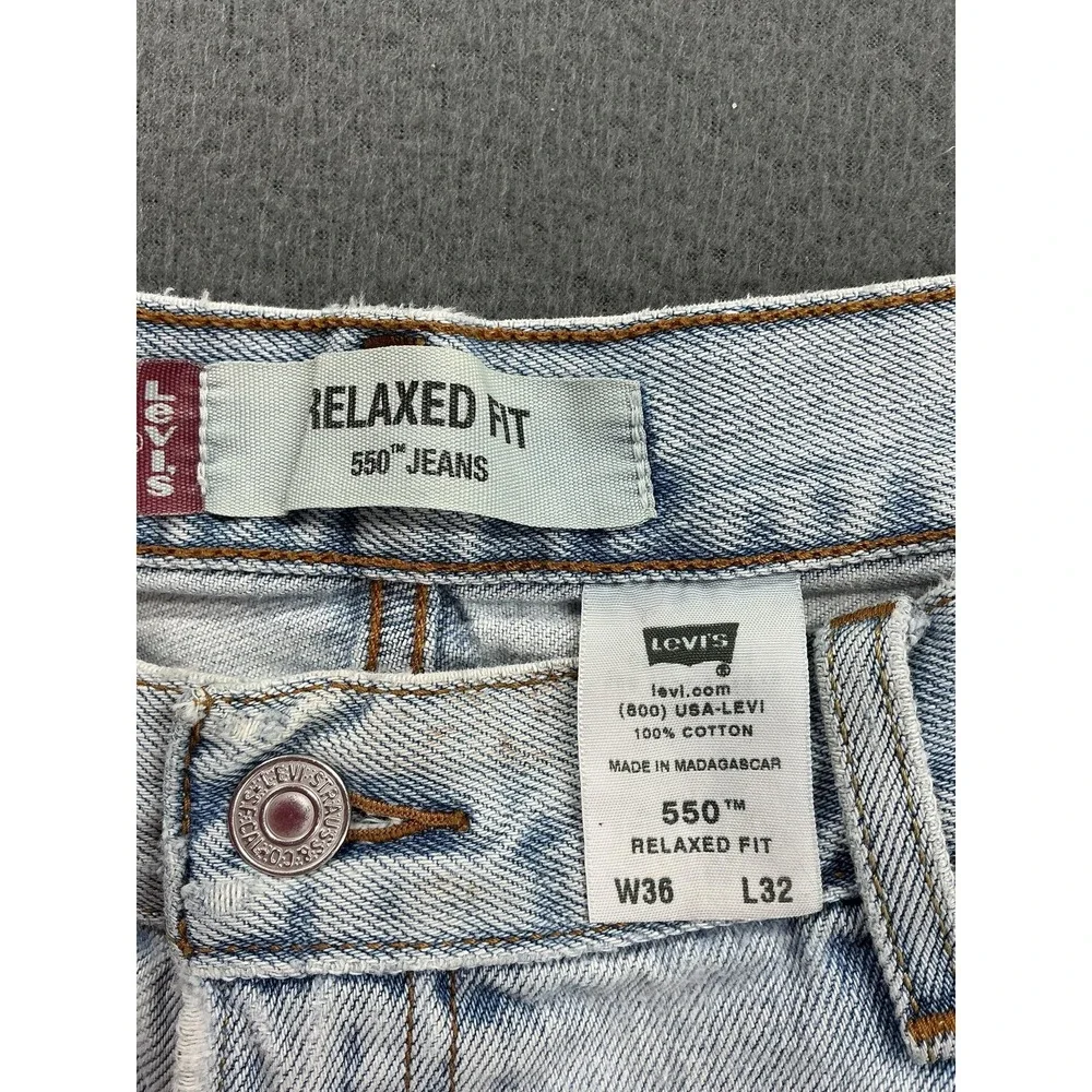 Levis pockets branding